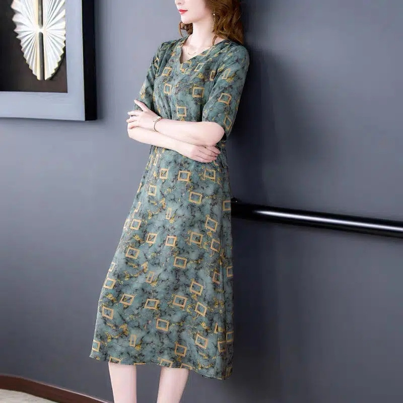 Large Size Loose Slimming Dress Rayon Jacquard Dress for Women 2023 Summer New Elegant Socialite Mom Dress