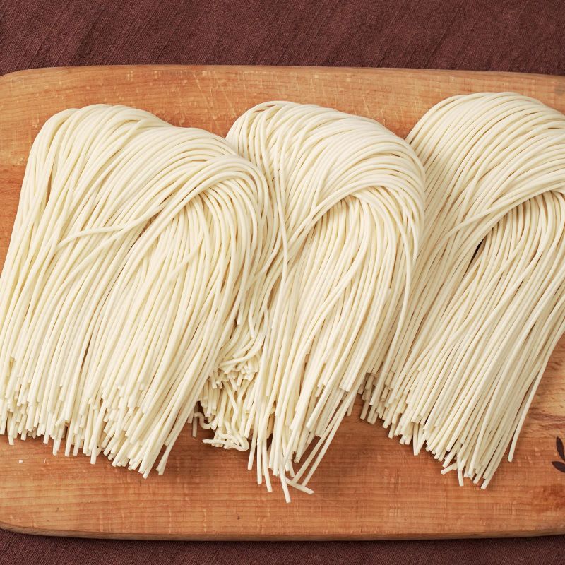 拉面鲜面条半干面细面条生鲜面非油炸干拌面速食挂面碱水面食品