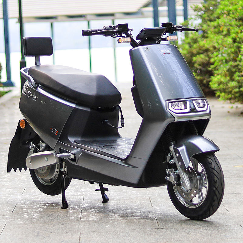 新大洲大金牛电动车成人电瓶车60v72v踏板车男女通勤电摩托可上牌