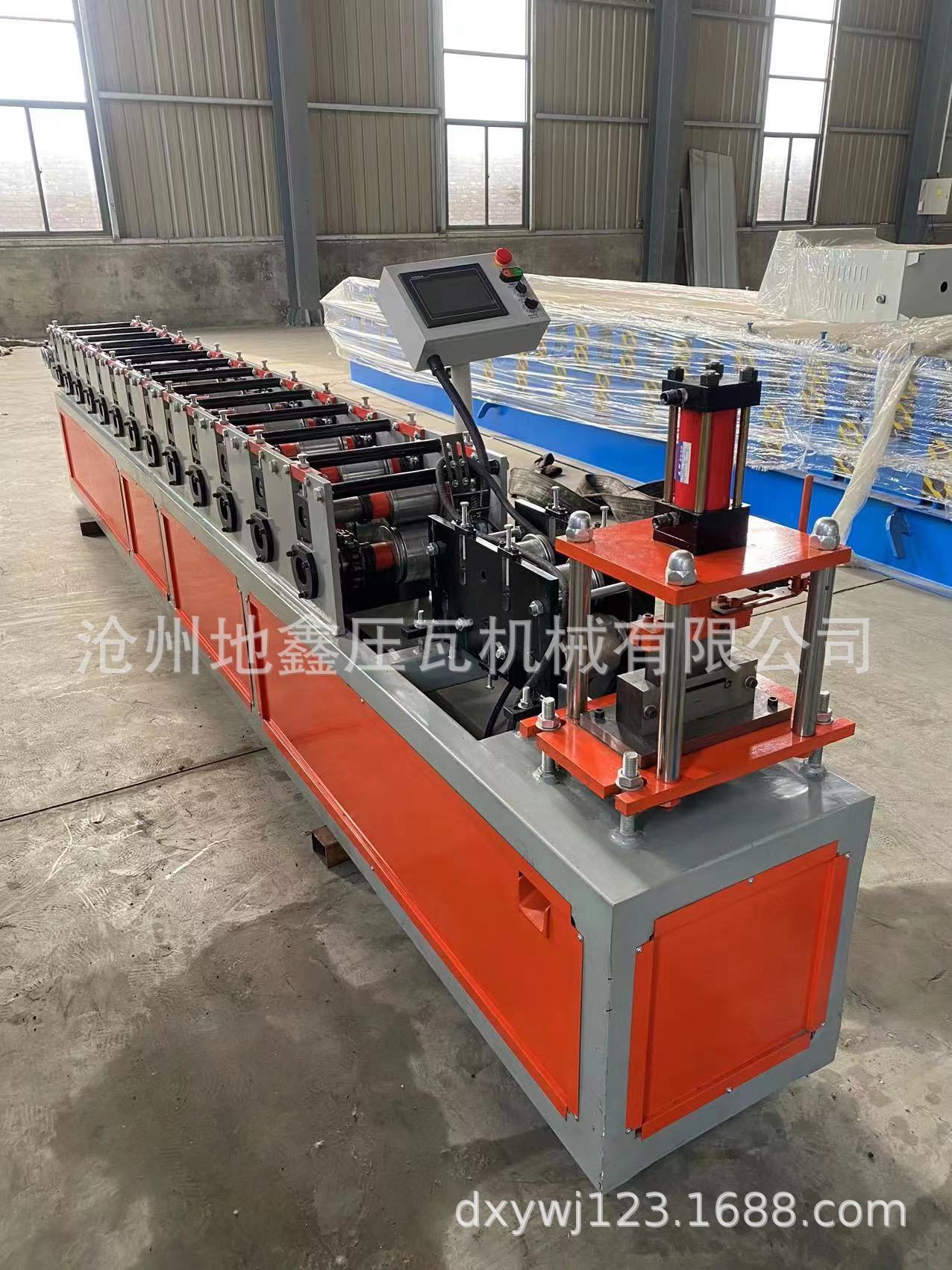 抗风卷帘门设备地鑫压瓦机压花机全自动卷帘门机器