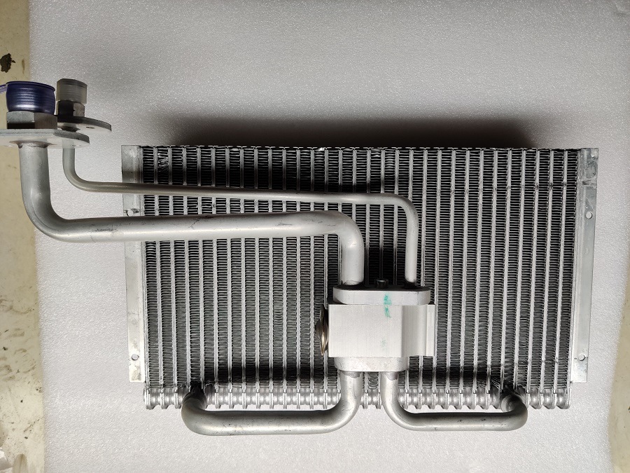 0成交0件适用于沃尔沃210 220 240 290挖掘机汽车空调压缩机冷气泵