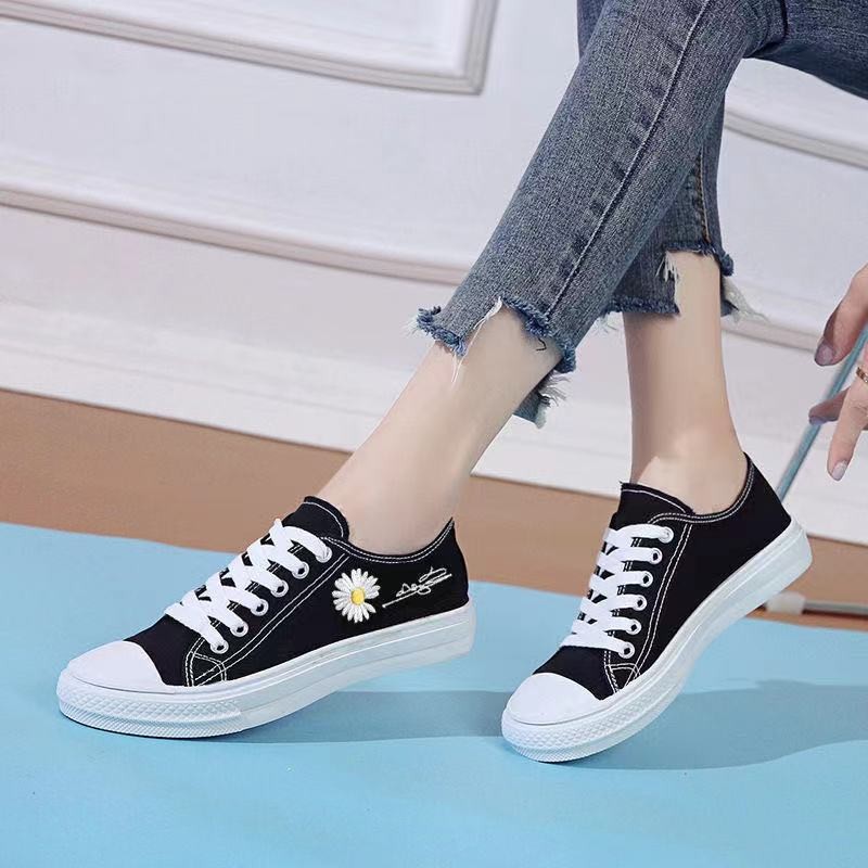 Bear Canvas Shoes for Women 2022 Spring New Secondary Vulcanized Sneakers South Korea Student White Shoes Lace-up Sneakers Fashion