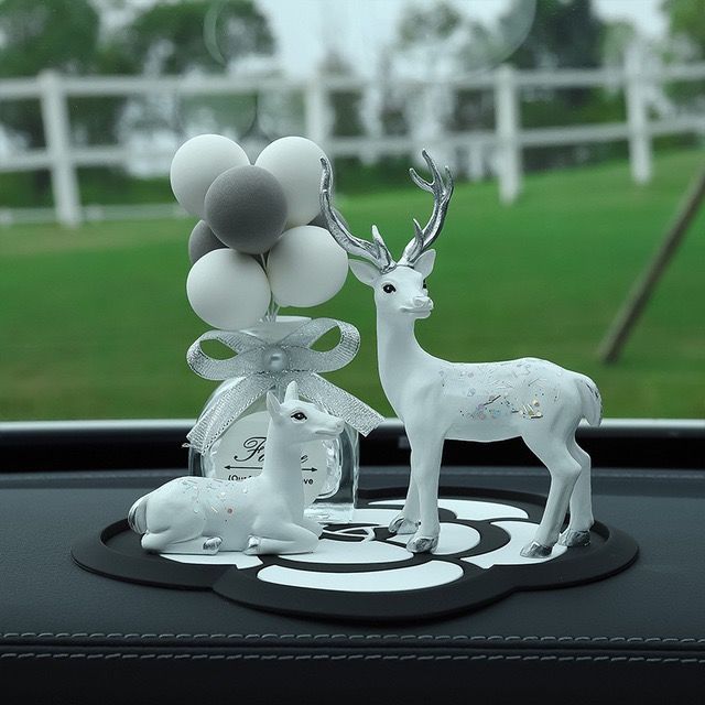 汽车摆件平安鹿车内装饰品车载创意漂亮个性小车上女神款车饰用品