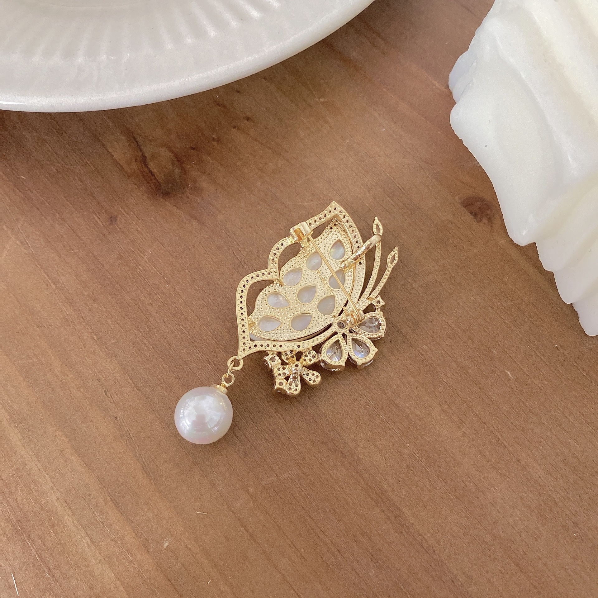 Pearl Flower Zircon Brooch Wholesale Female Retro and Fashion All-Matching Brooch Pin Anti-Unwanted-Exposure Buckle