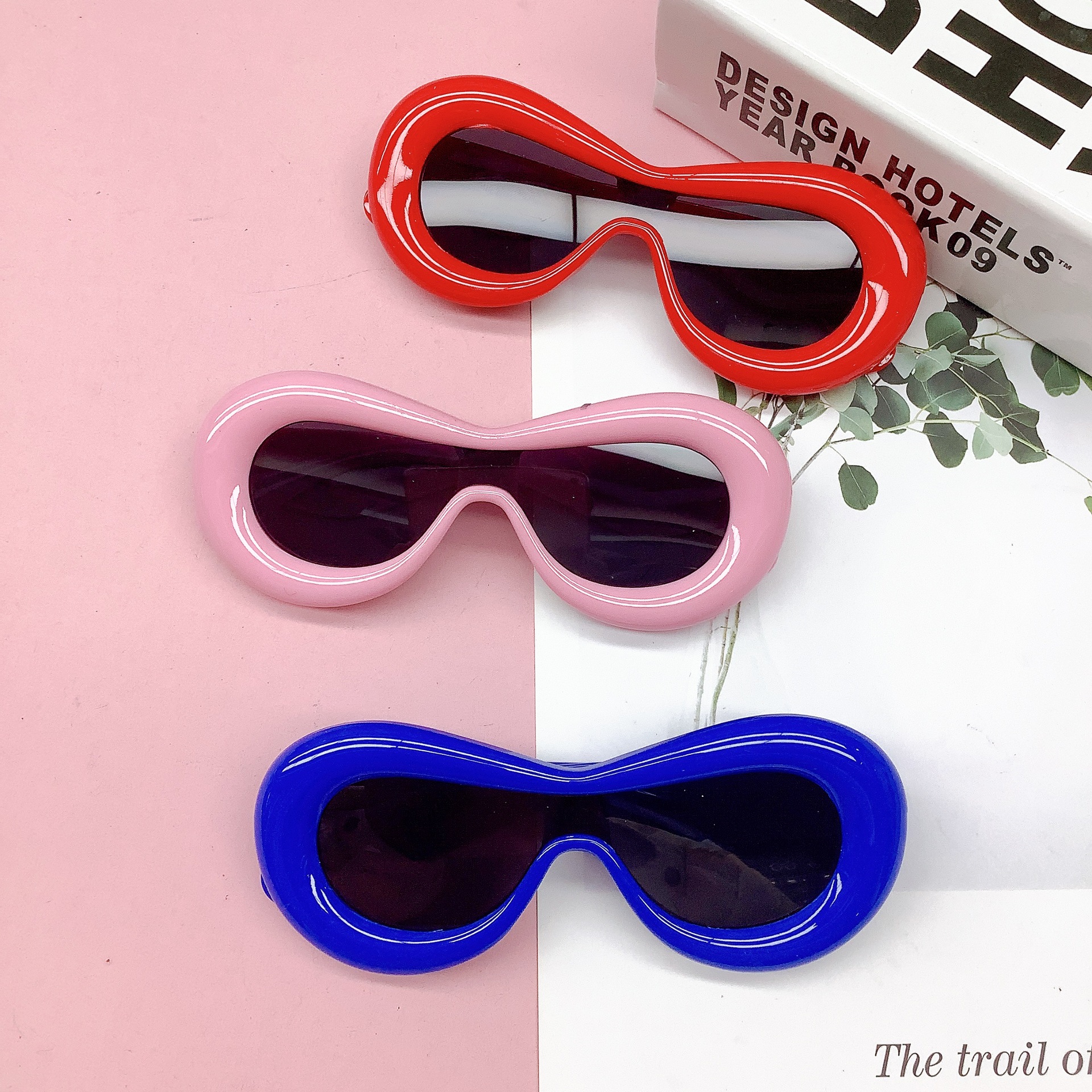 Fashion New Cute Candy Color Bread Inflatable Lips Kids Sunglasses European and American Personalized Cat's Eye Glasses
