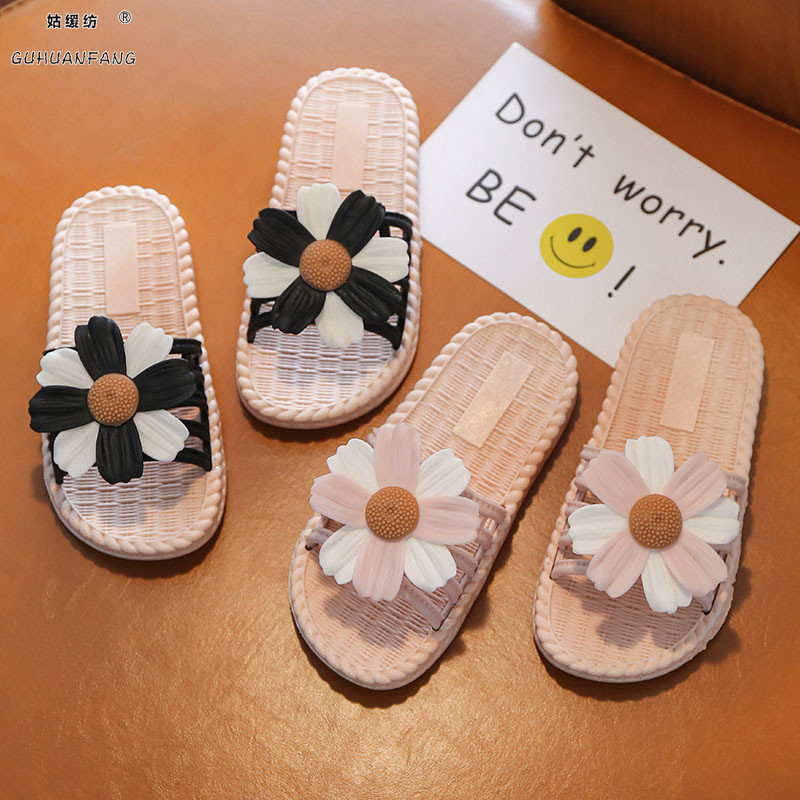 Girls' Cute Slippers Indoor Four Seasons Children's Sandals Female Summer Children's Home Bath Soft Bottom Princess Outer Wear