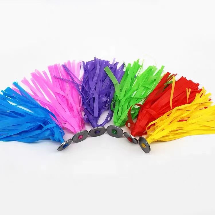 Factory Wholesale Plastic Shuttlecock Children's Primary School Sports Goods Color Shuttlecock 3 Iron Scented Plastic Shuttlecock