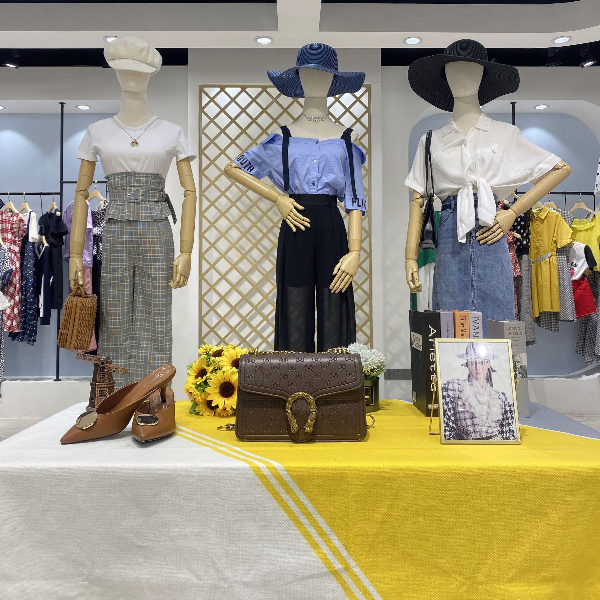 知恩gccg21夏品牌女装撤柜尾货折扣批发 直播间实体店三标齐全