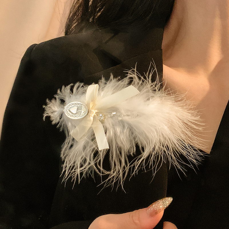 Pure Desire Tiancai Super Fairy Ostrich Hair White Bow Hairpin Female Mori Fairy High-Grade Sense Furry Hairpin Headdress
