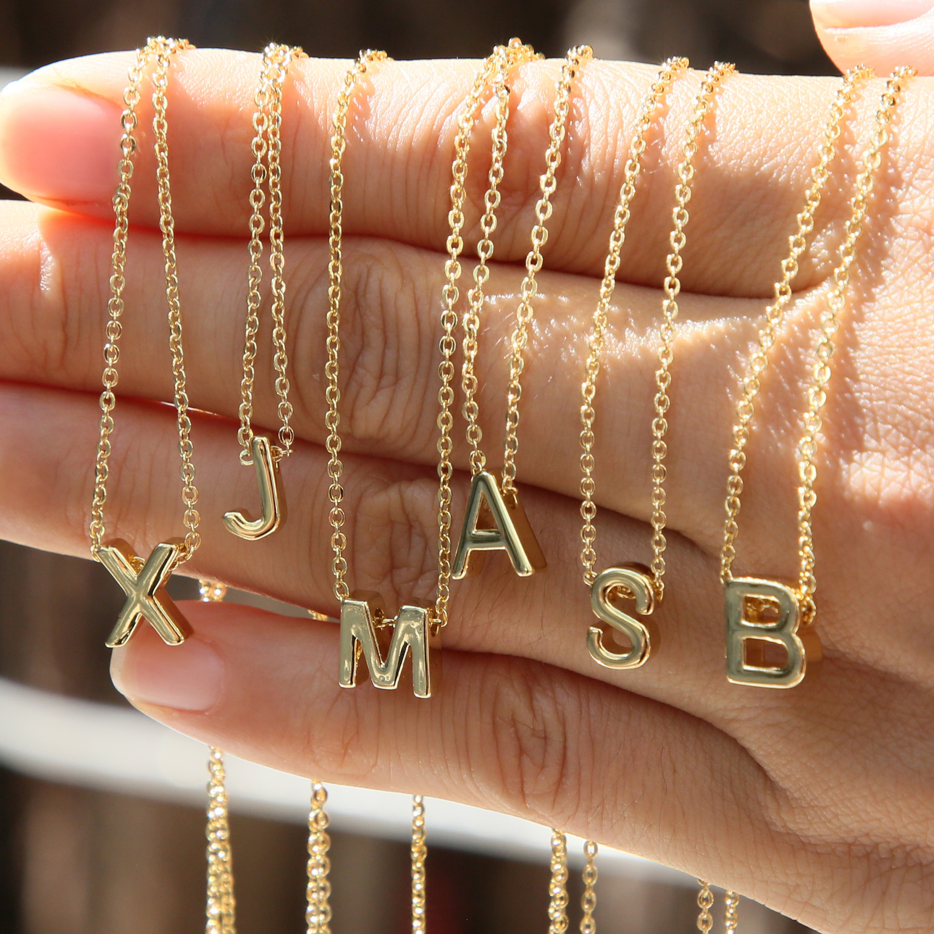 跨境热销18k金色光面百搭可叠搭小巧经典26个英文字母吊坠项链