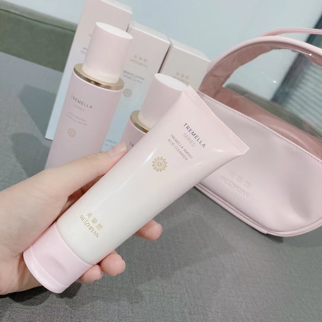 美挚颜银耳臻萃护肤品洁面乳水乳