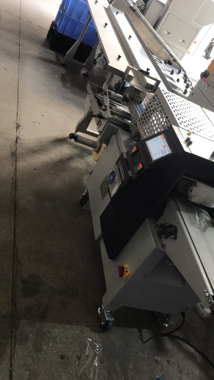 二手松川枕式包装机松川三伺服枕式包装机松川下走膜枕式包装机