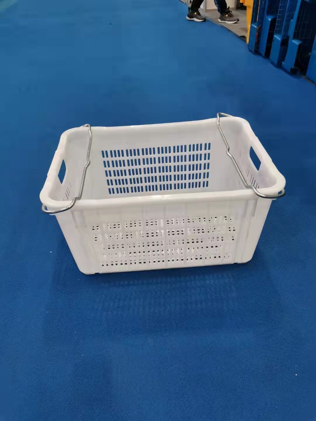 白色手提镂空海鲜箩筐可套叠运输中转型周转箩货物框蔬菜水果胶筐