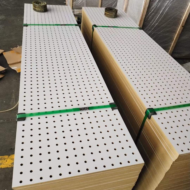 圆形白色木板冲孔打孔厂家木纹中纤板免漆 ktv防火阻燃打孔密度板