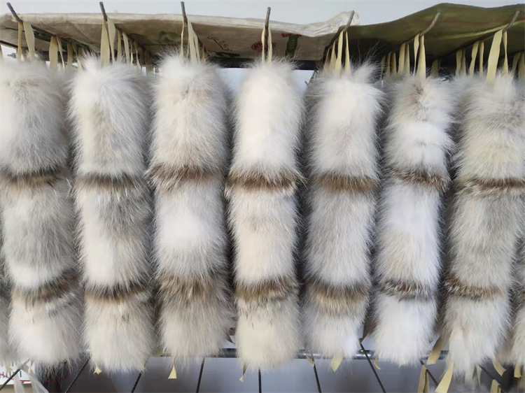 大鹅款羽绒服仿真狼毛领子青狼毛领子拼皮碎皮狼毛领子远征服毛领