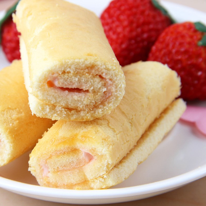 越南进口零食 tipo迷你蛋糕卷180g牛奶草莓味早餐蛋糕点心批发