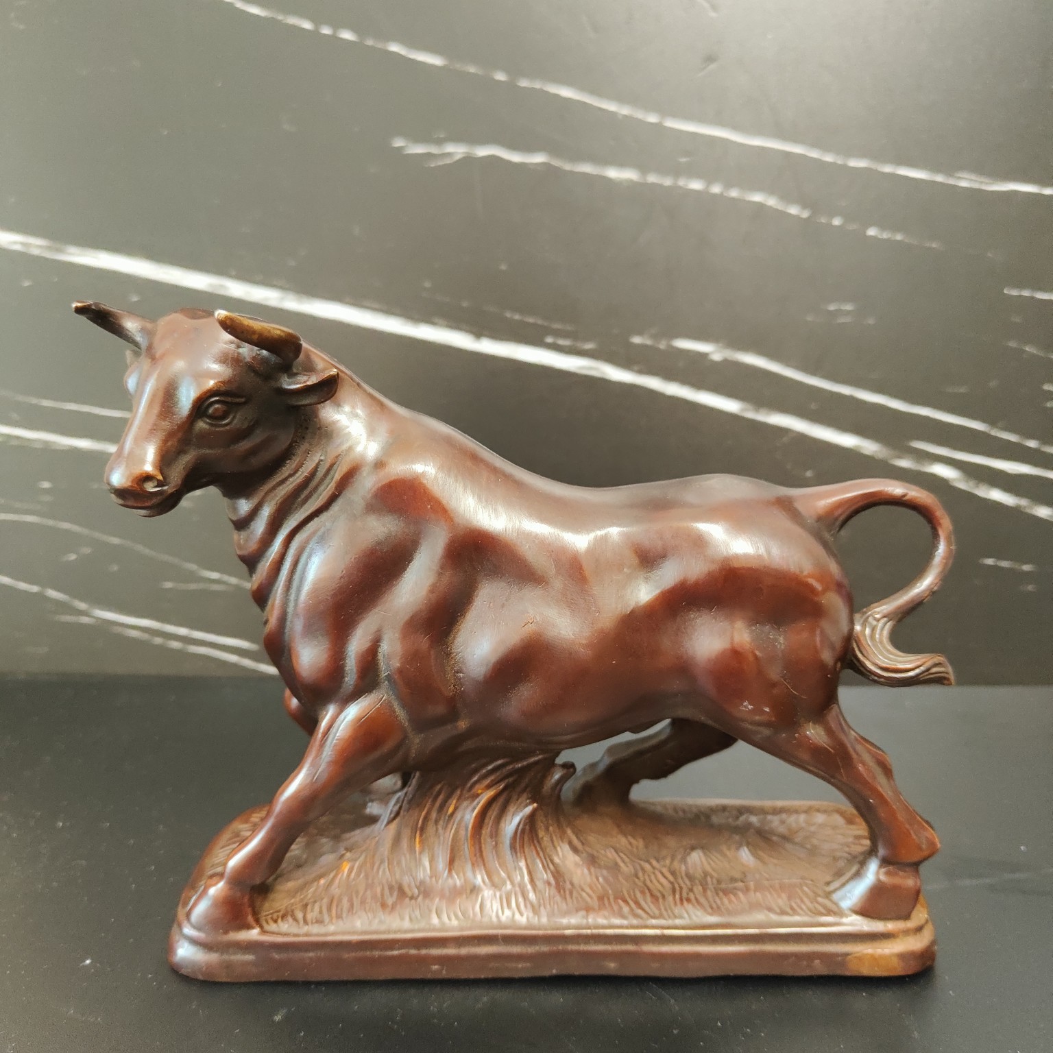 铜牛摆件黄铜做旧铜旺市牛华尔街牛带底座牛铜摆件客厅装饰品