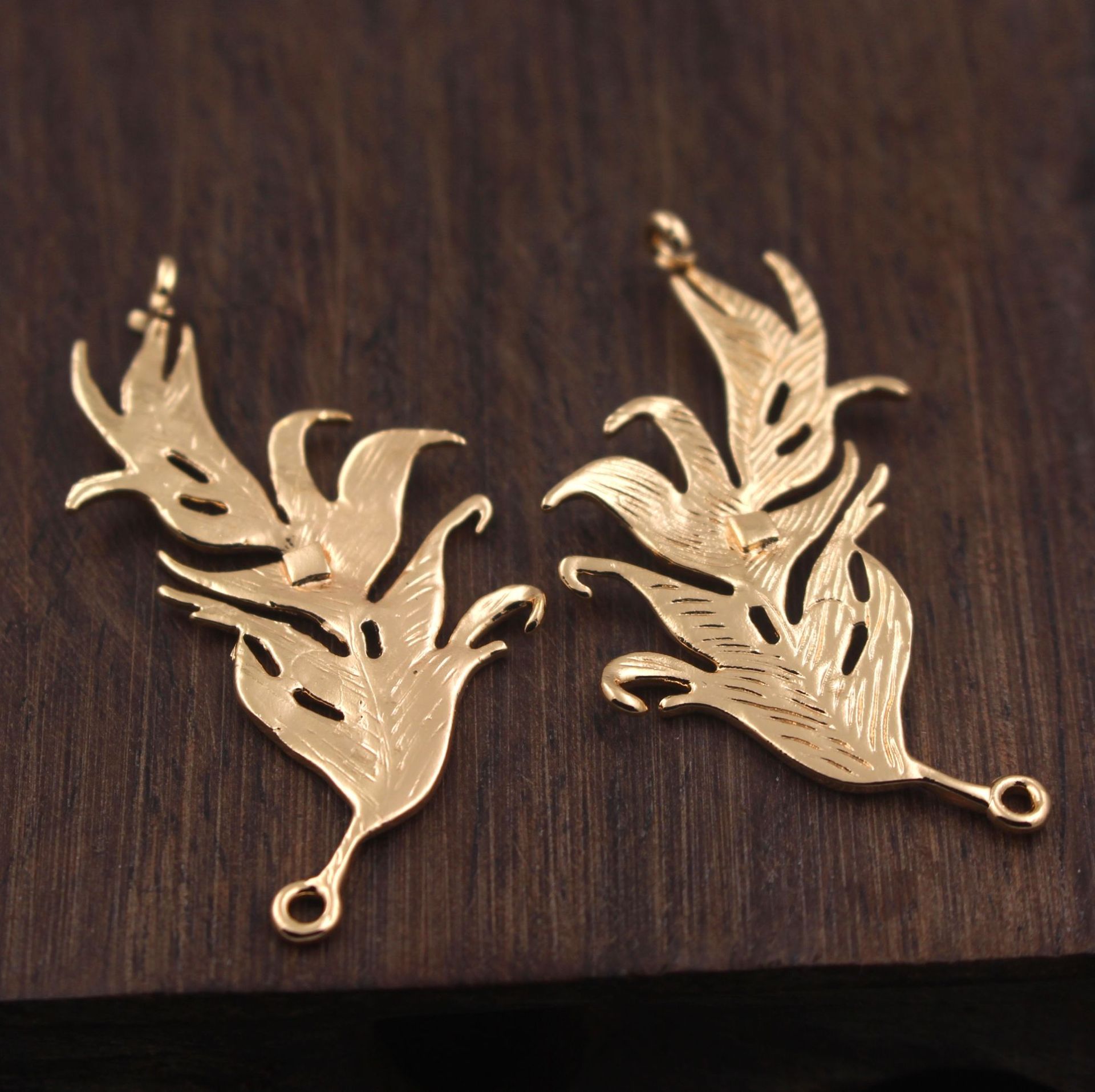 diy饰品配件 46*22mm铸铜羽毛挂件 孔雀羽毛吊坠