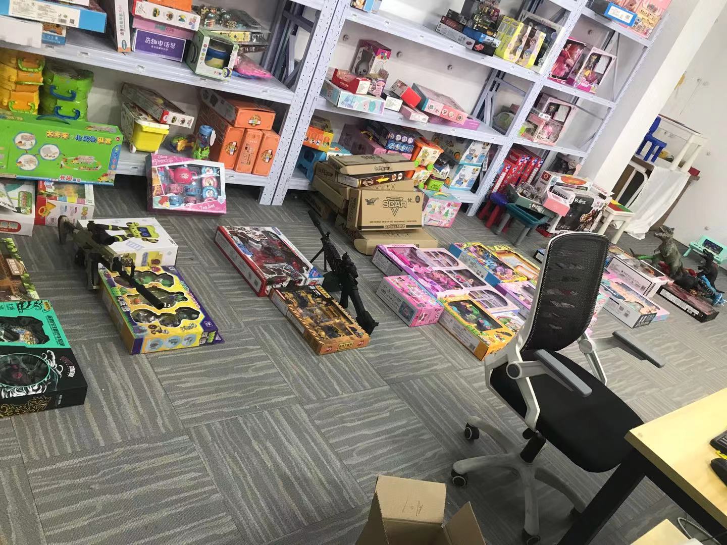 100米网红直播玩具7七件套供货 代发礼品抖音 快手套装直供应货源