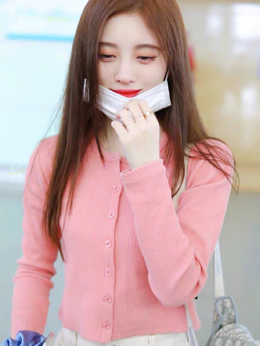 现货鞠婧祎同款开衫粉色上衣2022春季新款宽松短款外套长袖女