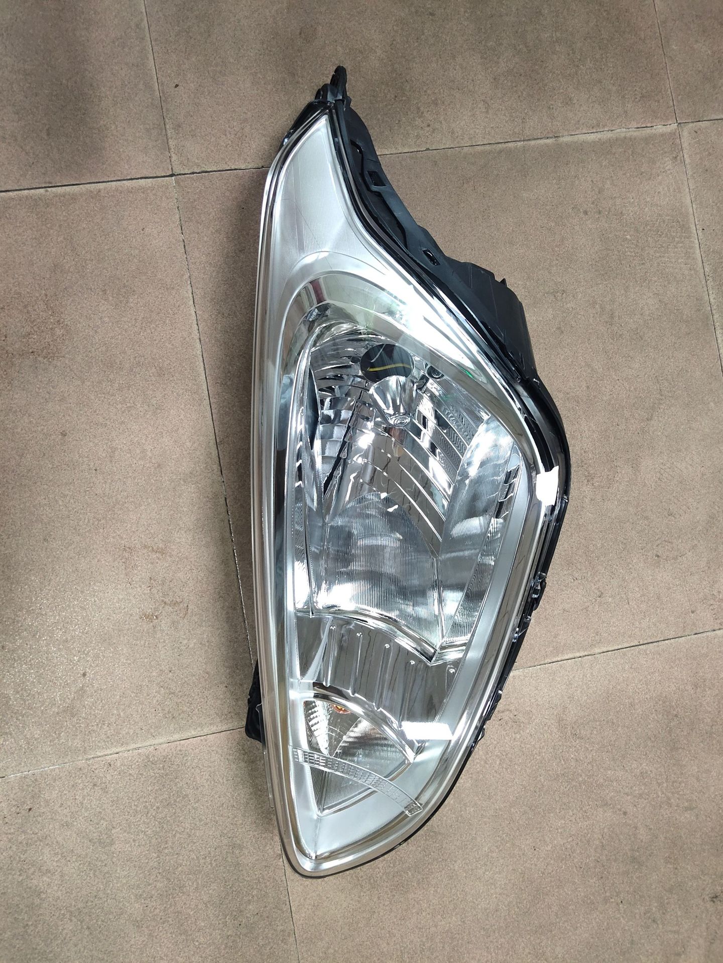 适用i10大灯汽车前照灯远光近光灯14-16款照明灯92101/2-b4大灯