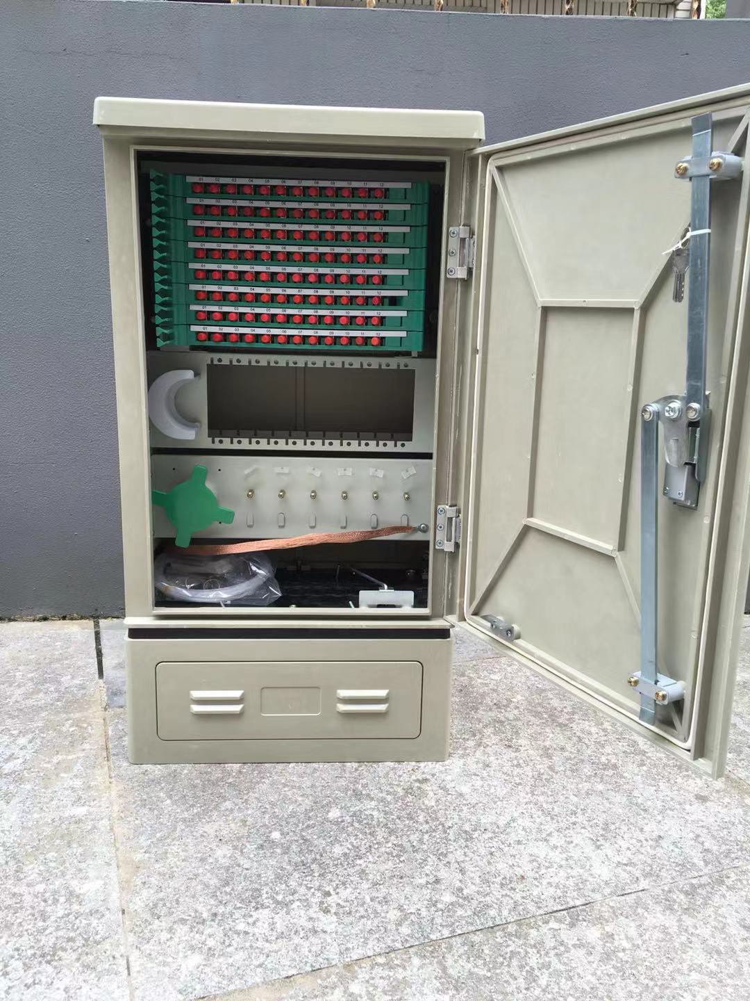 壁挂式96芯光交箱 室外96芯光缆交接箱smc光纤交接箱空箱产地直批