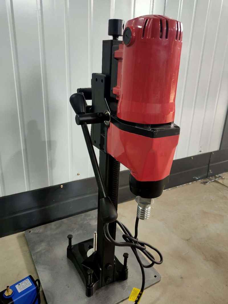 供应 混凝土钻孔取芯机168 300型钻孔取样机手持式小型钻孔取芯机