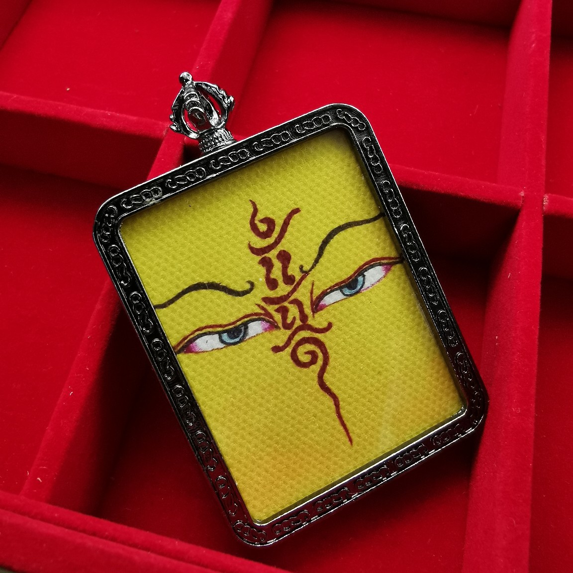 尼泊尔般若法眼黄财神佛眼吊坠枪黑噶乌盒绿度母眼随身小唐卡挂坠