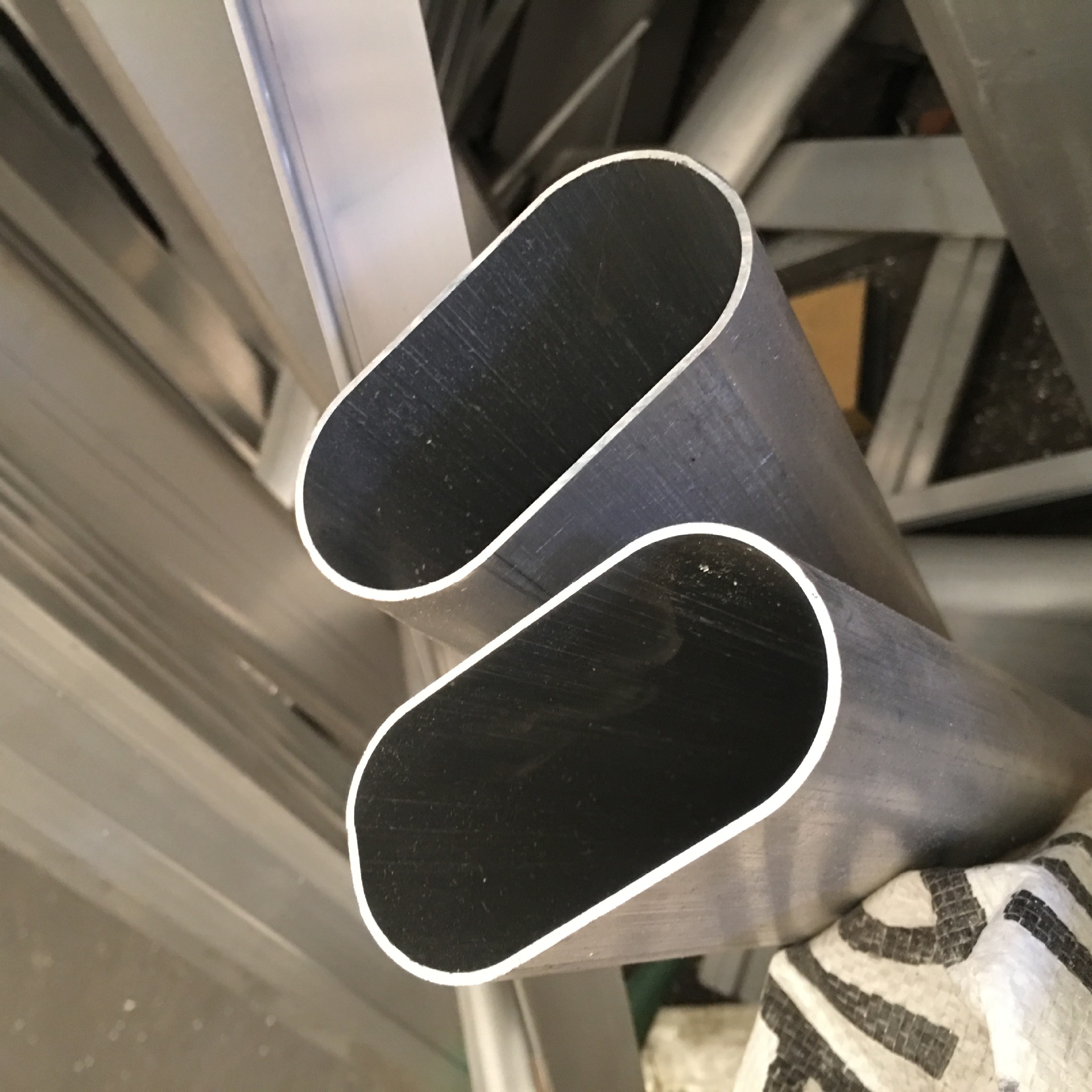 铝合金椭圆管 扁管铝型材 铝合金椭圆形管型材 异型圆铝管材 定制