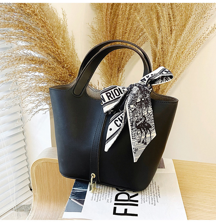 2021 New Women's Bag Fashion Bride Wedding Bag Vegetable Basket Bag Bucket Bag Simple Female Style Textured Handbag
