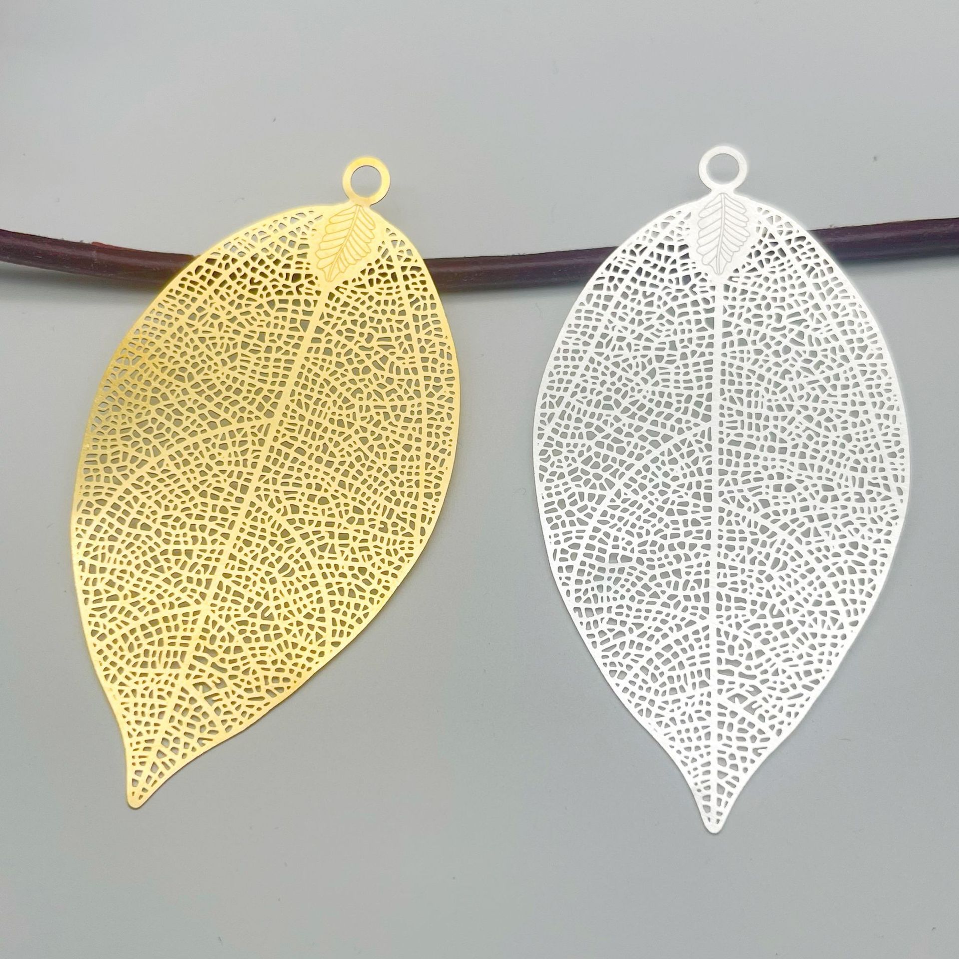 diy饰品配件 41*78mm纯铜树叶镂空金属片吊片 创意金属书签