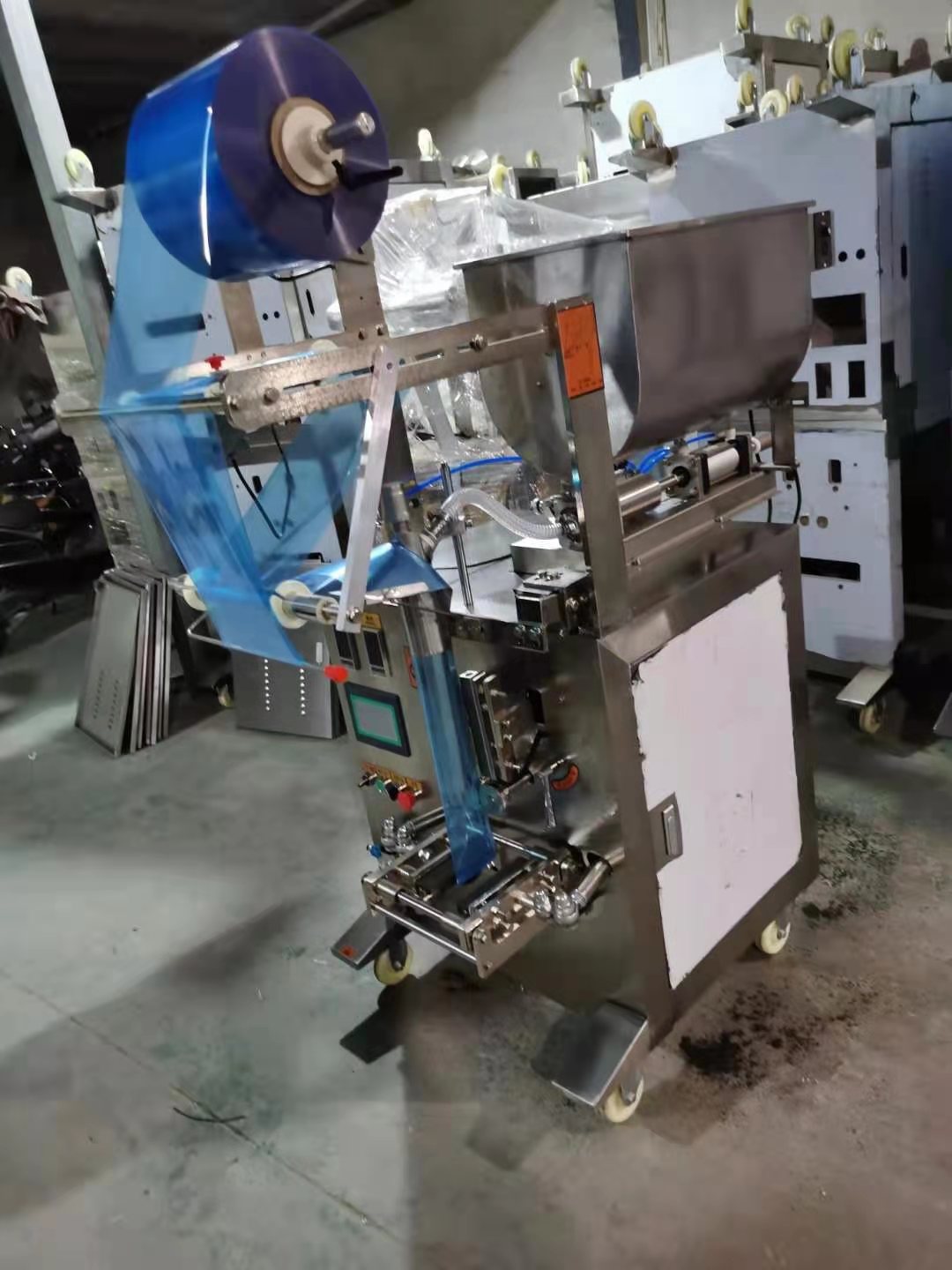 凉皮调料水包装机2406 - 副本.jpg