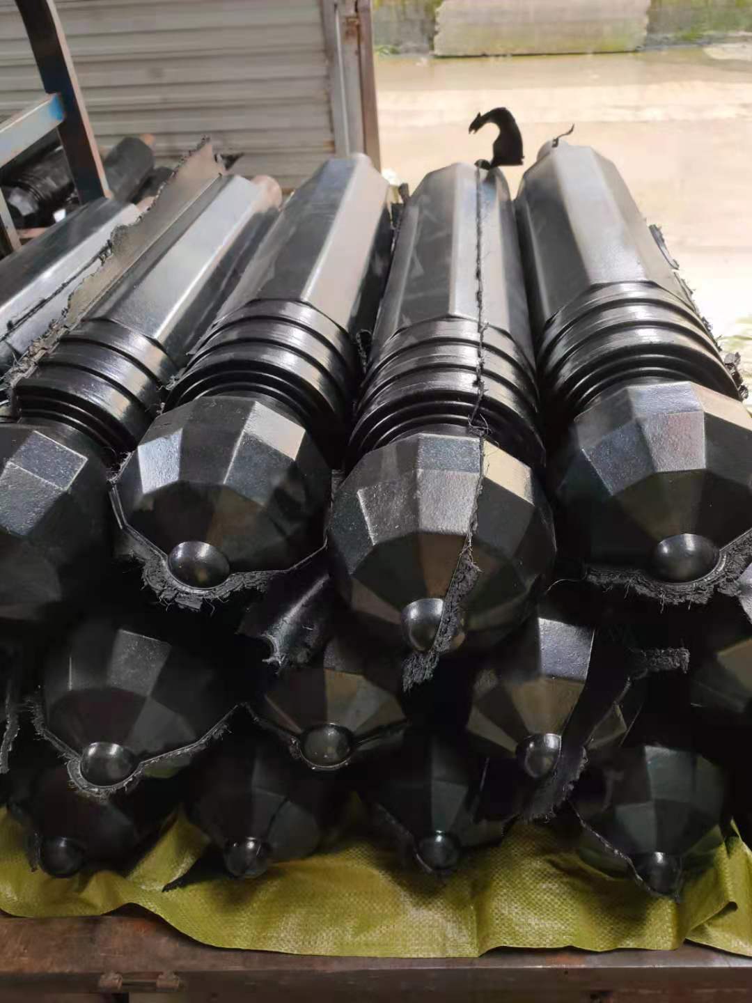 60公分预埋式橡胶警示柱弹力柱道口柱反光柱马路分道体道路隔离柱