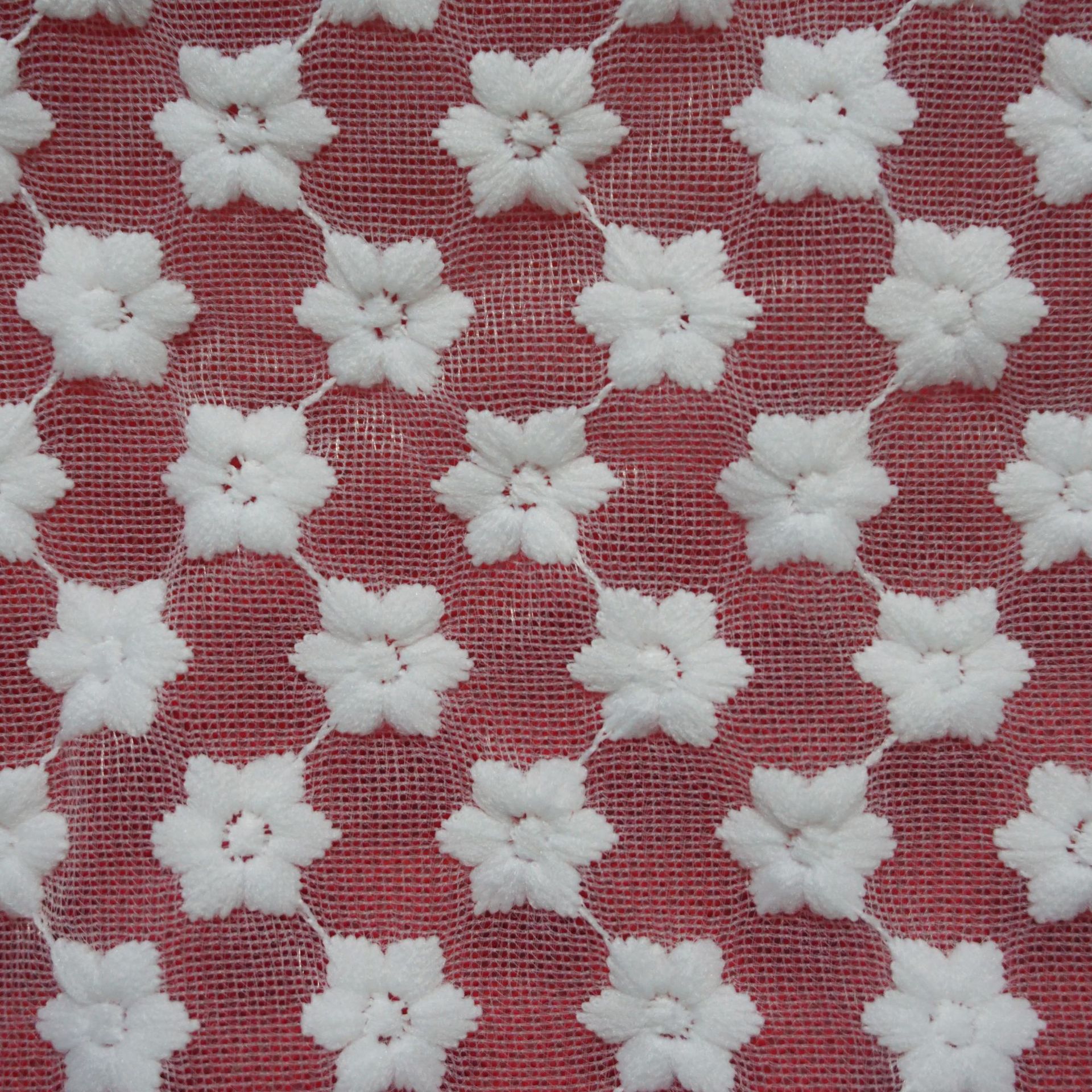 厂家直供欧根纱棉线绣花面料 玻璃纱牛奶丝连衣裙春夏精品布