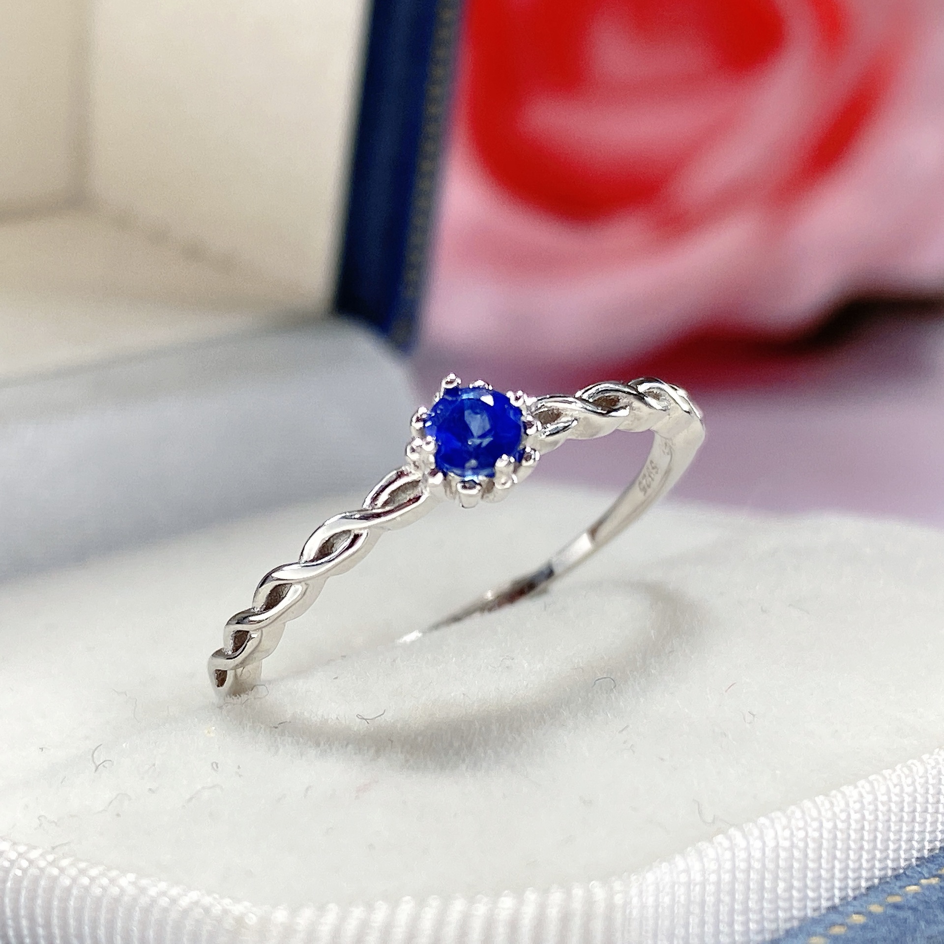 2024新款天然蓝宝石戒指s925银镶嵌时尚宫廷戴妃设计女款直播批发