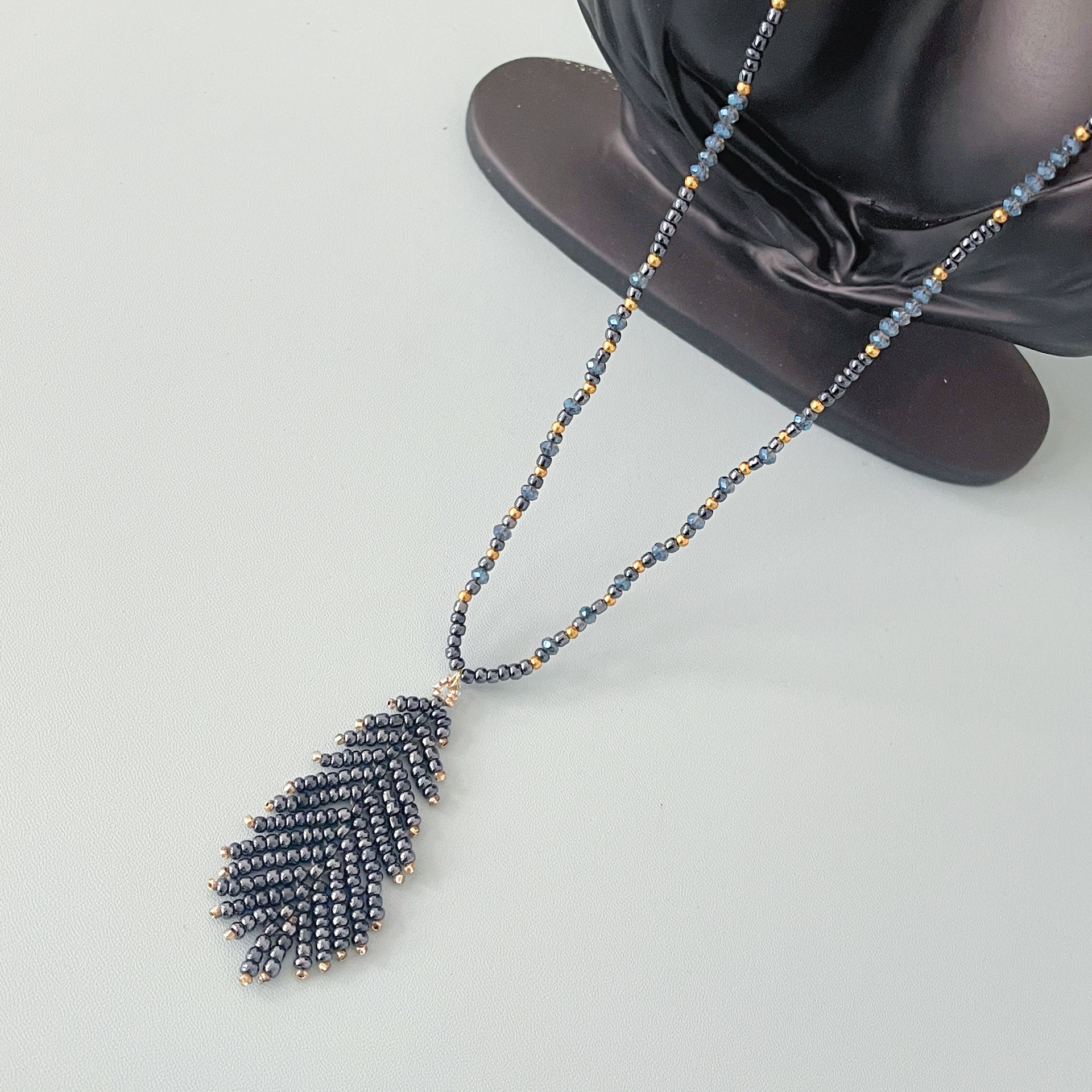 日韩流行手工项链女欧美跨境热卖日本米珠编织毛衣链手工串珠项饰