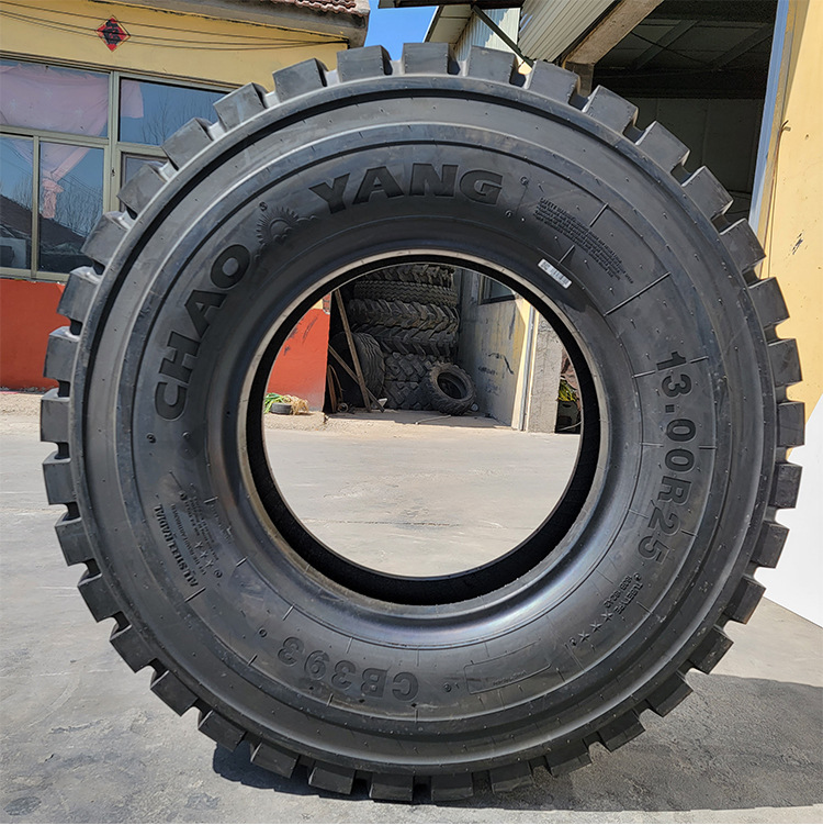 宽体车轮胎 1300r25 1400r24 25 1600r25轮胎 矿山工程自卸车轮胎