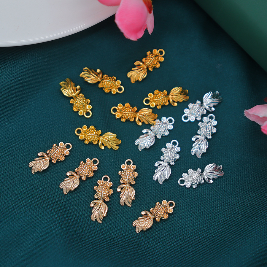 合金电泳高保色单吊小金鱼吊坠diy新年好运锦鲤手链发簪挂件配饰