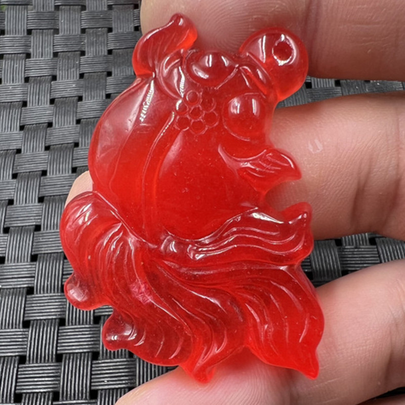 玉石挂件鸡血玉金鱼挂件红色金玉满堂挂件石英岩玉金鱼吊坠项链坠