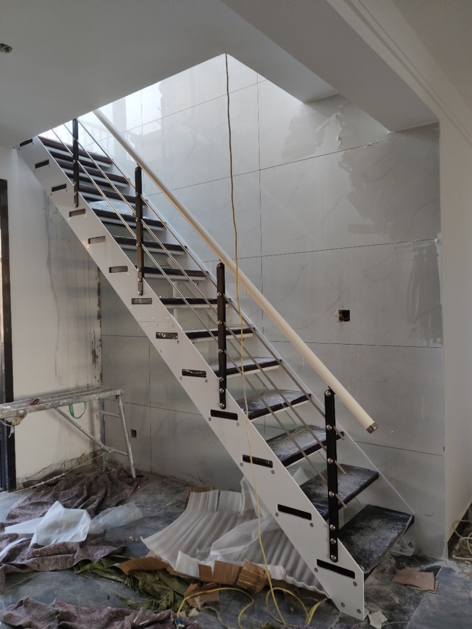 双梁楼梯 钢木结合楼梯 室内复试楼梯 双梁钢板楼梯-阿里巴巴