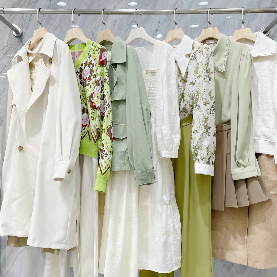 她s图春装女装批货23商场地s素换季撤柜正品服装厂家女装一手货源