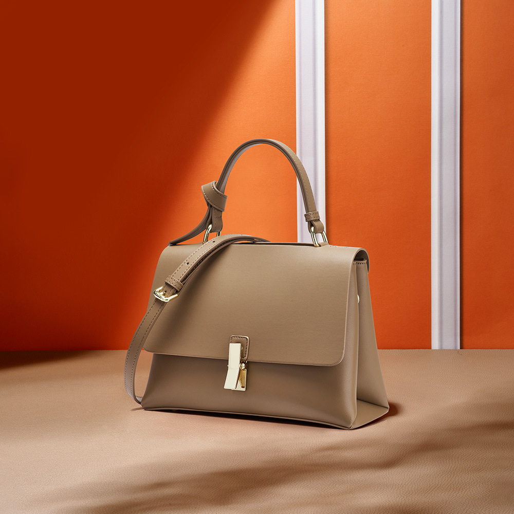 真皮女包小众设计邮差包单肩手提包奢侈品大牌轻奢小方包直播货源