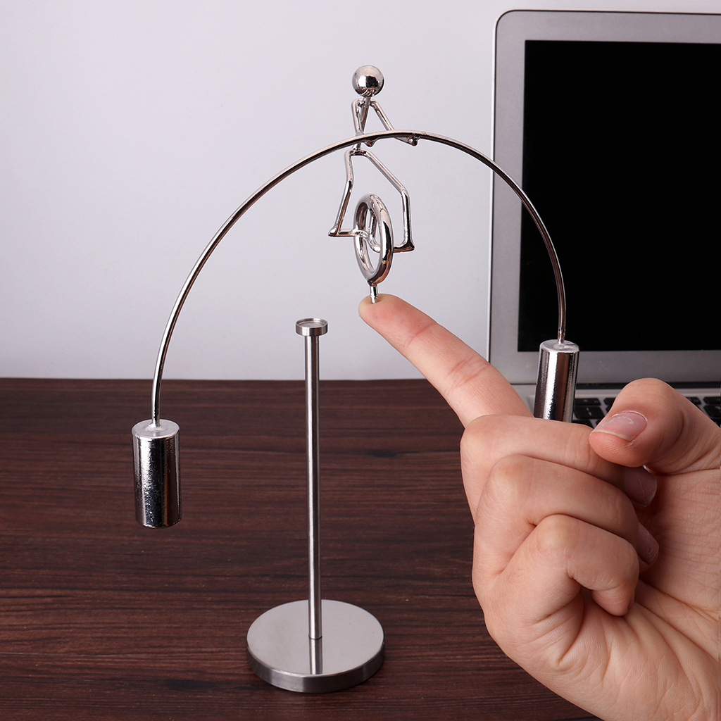 办公桌解压神器不倒翁平衡减压的金属小玩意稀奇古怪儿童玩具男孩