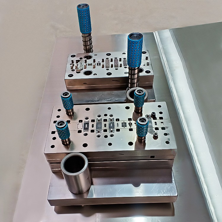 五金自动冲压模具