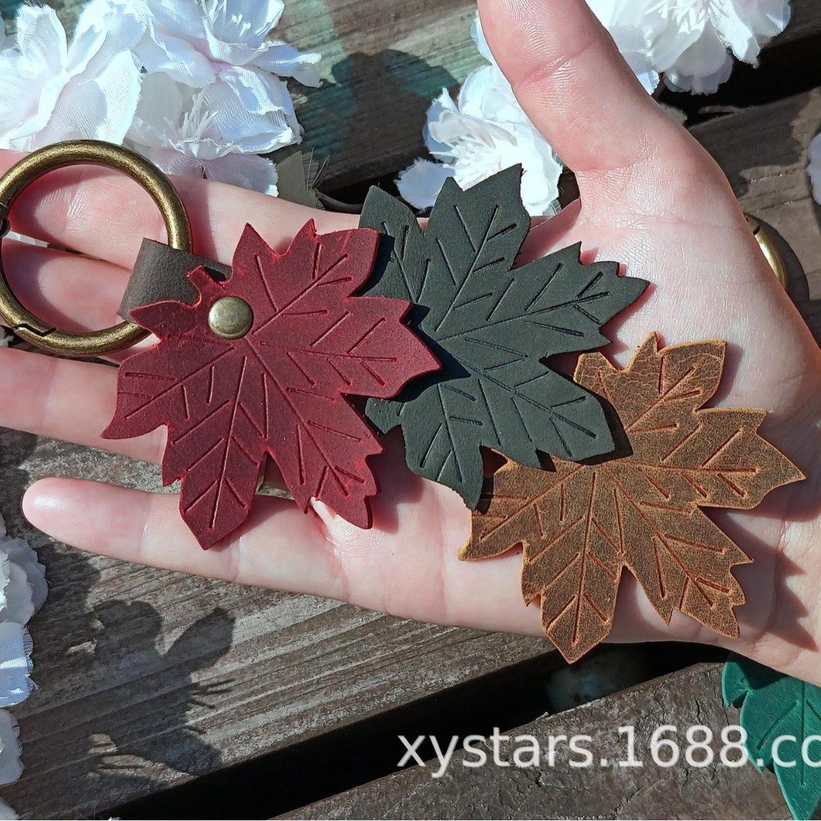跨境创意皮革树叶钥匙扣 复古皮革枫叶钥匙圈 压印树叶包挂件配饰