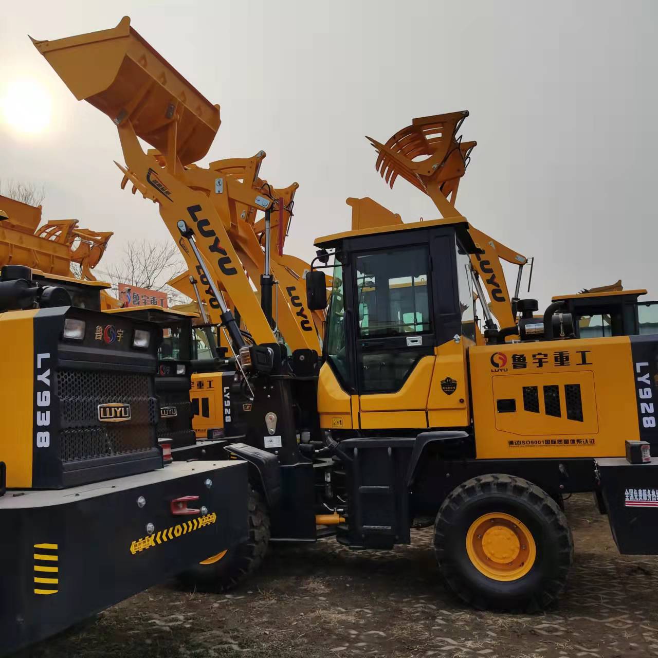 新款鲁宇922型装载机 建筑工程工地用小铲车 加高臂抓木机