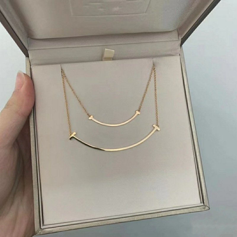 t家微笑项链女镀18k玫瑰金镶钻轻奢简约笑脸锁骨链高级感情侣礼物