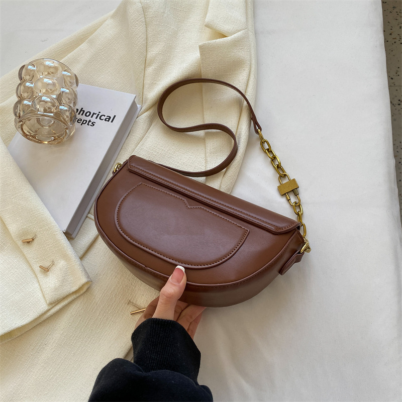 Women's Bag 2022 New Fashion One Shoulder Saddle Bag Autumn This Year Popular Bag Simple Casual Niche Messenger Bag