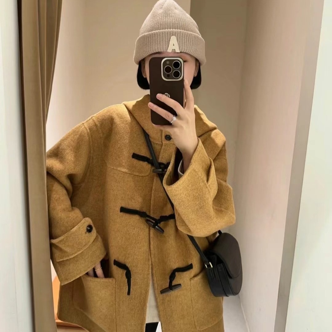 小个子连帽牛角扣毛呢外套2024年新款高级感双面羊绒大衣女中短款
