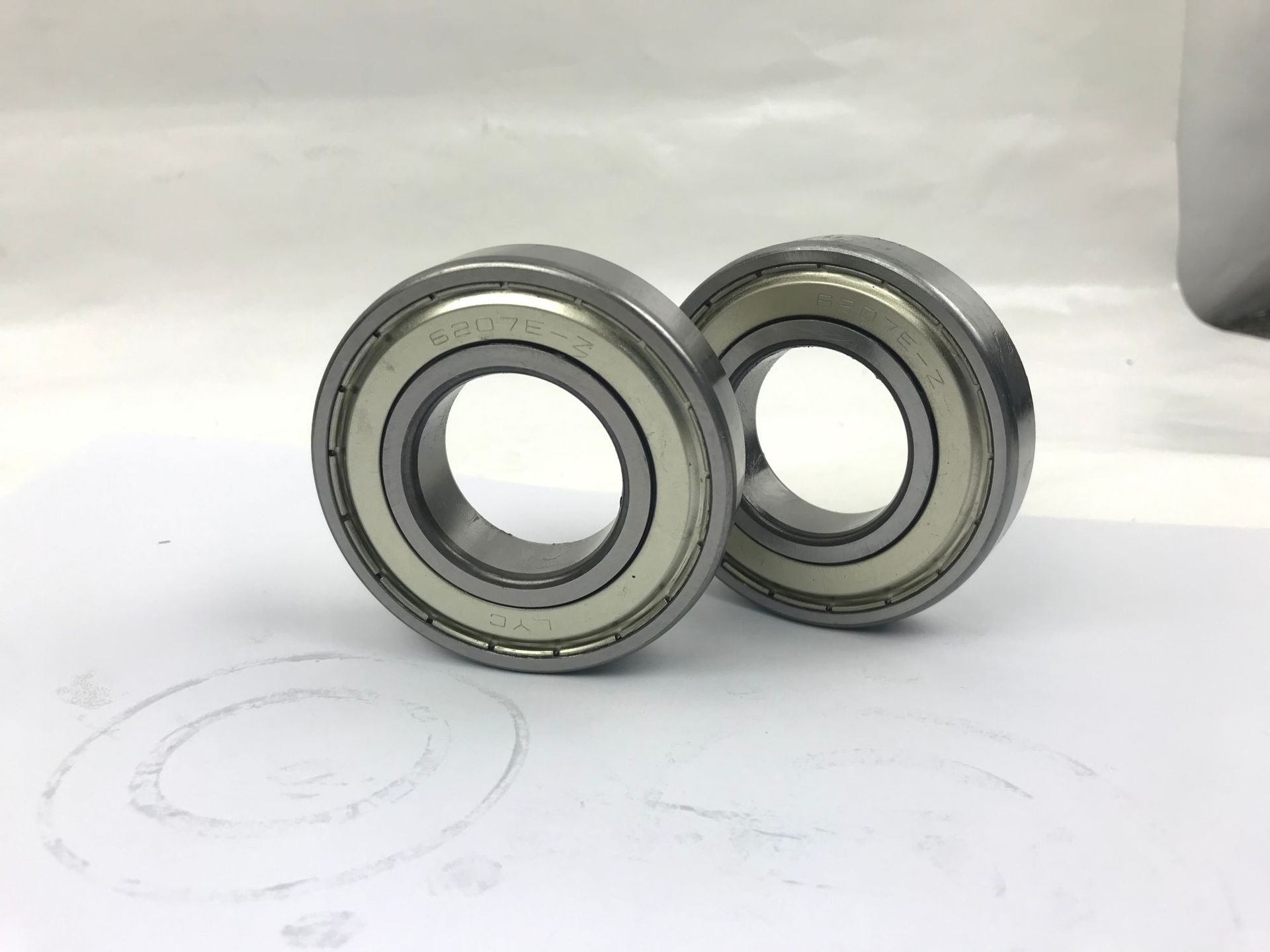 洛轴lyc轴承 内径11外径28内燃机汽车带盖6203 6210深沟球轴承